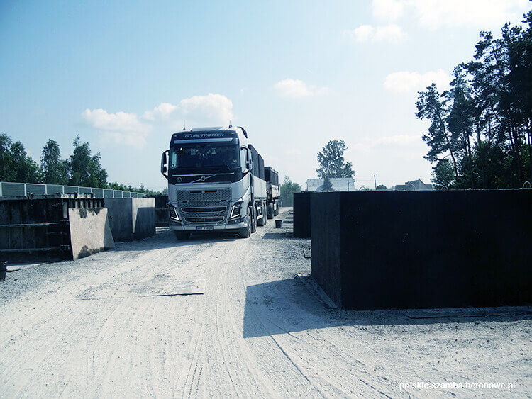 Transport szamb betonowych  w Międzyrzecu podlaskim